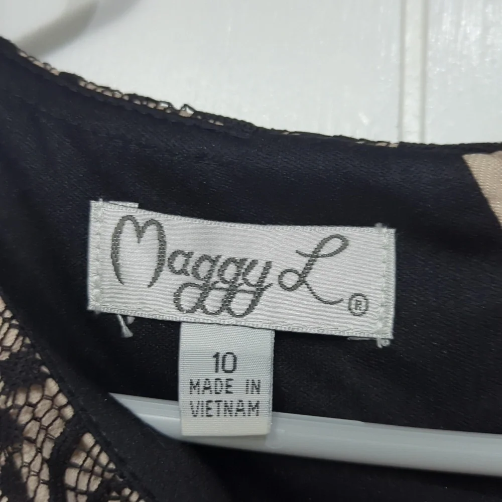 Like New Maggy London Gorgeous Black Lace Dress - Picture 5 of 10
